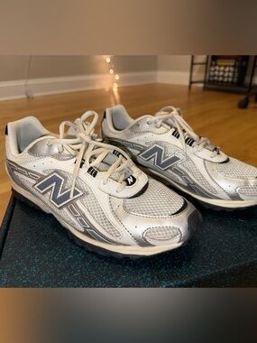 New Balance 204L